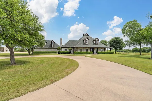 $1,499,950 | 588 Hcr 1231, Whitney, TX 76692