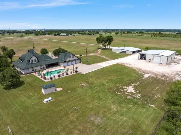 $1,499,950 | 588 Hcr 1231, Whitney, TX 76692
