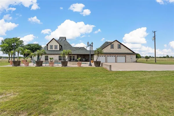 $1,499,950 | 588 Hcr 1231, Whitney, TX 76692