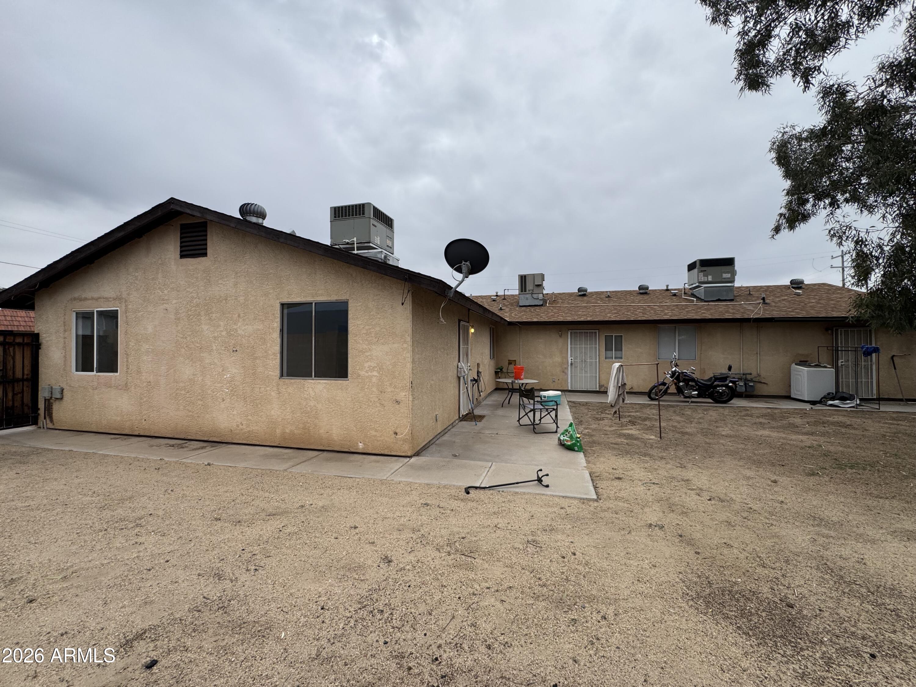 1702 West Shangri-la Road Phoenix, AZ 85029 - Photo 25 of 25 a view of two chairs in the house