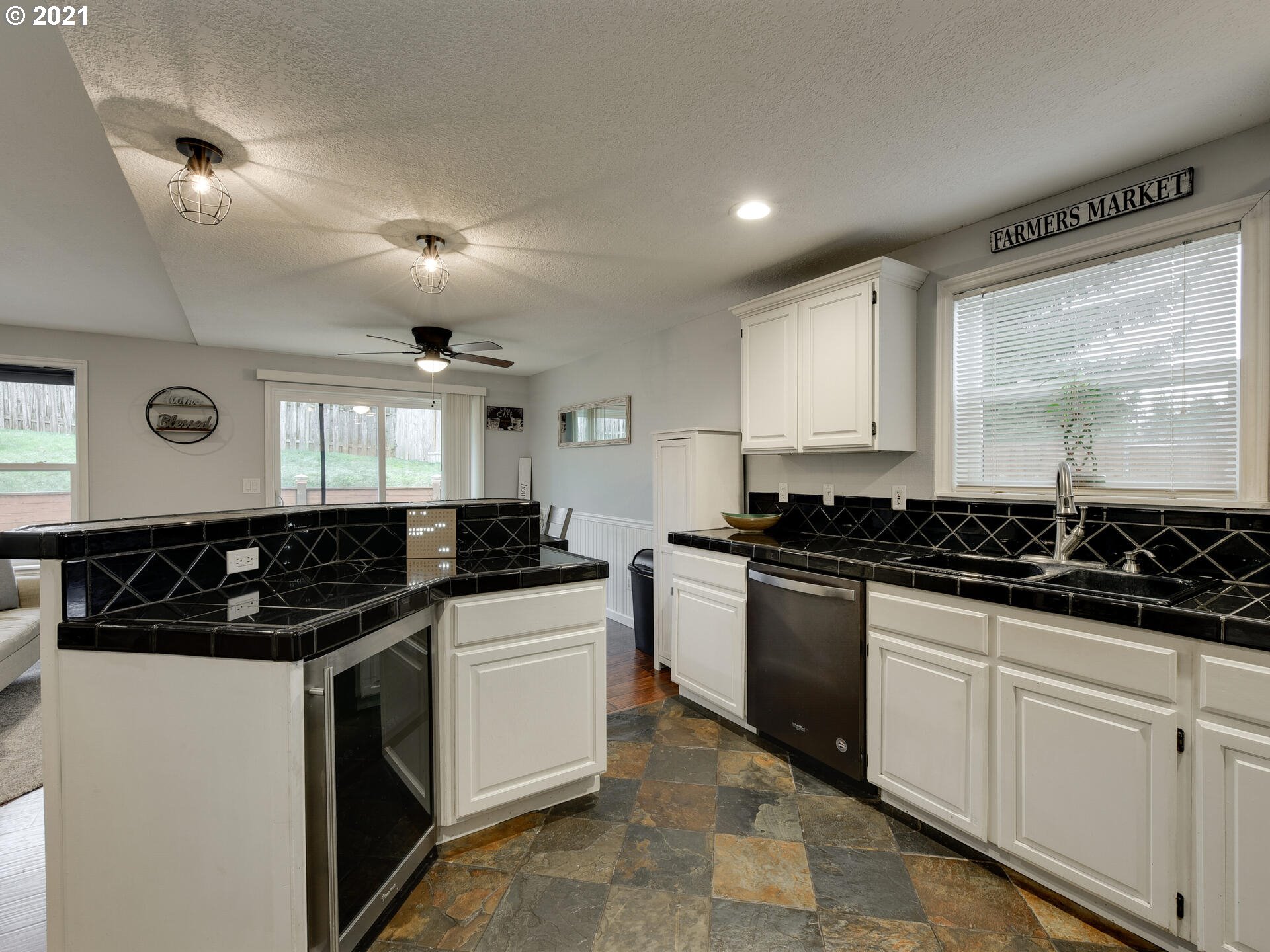 39860 Davis Street Sandy, OR 97055 - Photo 8 of 28 Gallery Image 8