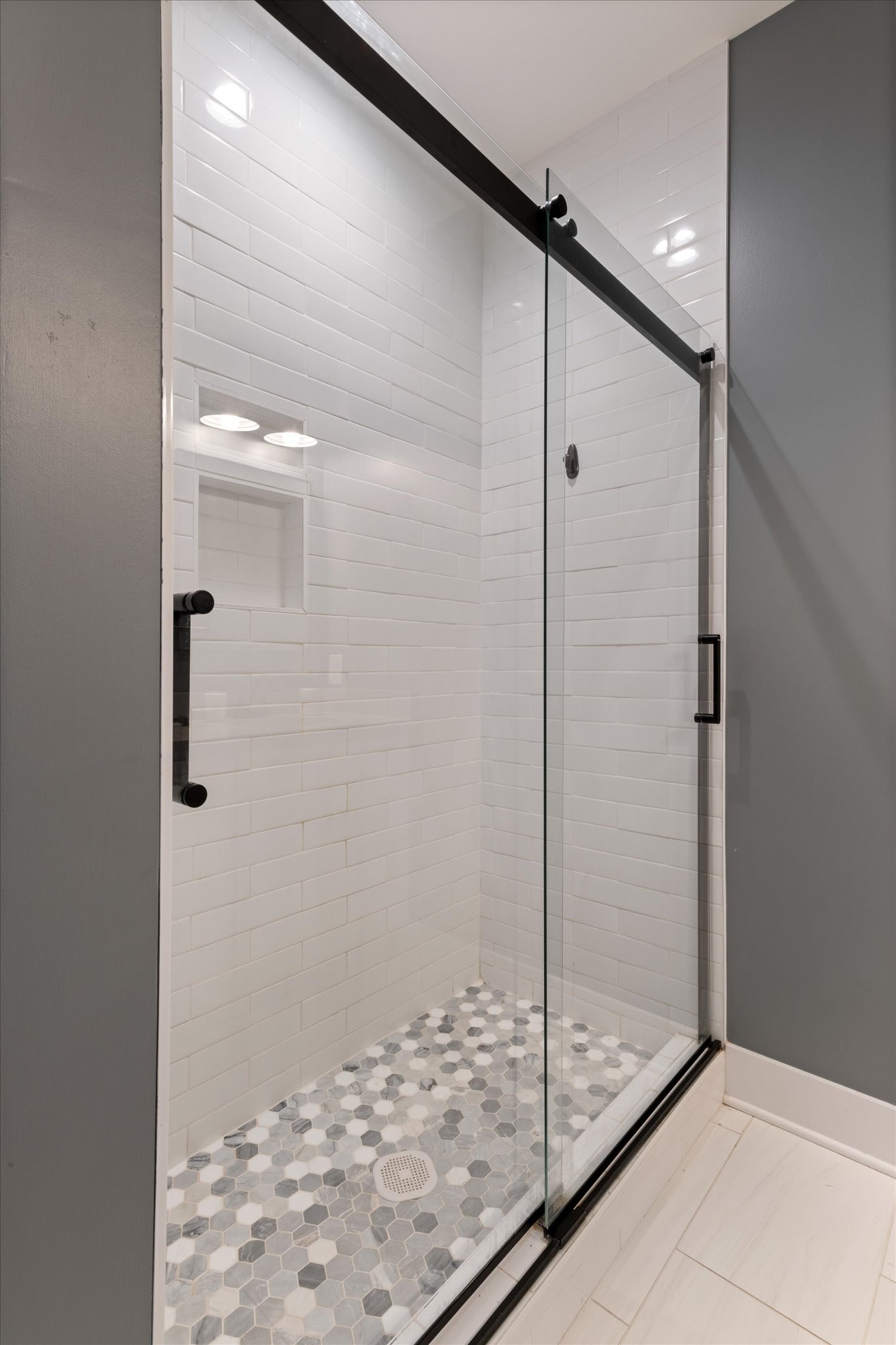 2114 Longview Road Rockvale, TN 37153 - Photo 44 of 48 a bathroom with a shower and toilet