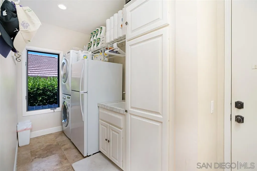 14150 Steeple Chase Row San Diego, CA 92130 - Photo 24 of 25 a view of entryway with window