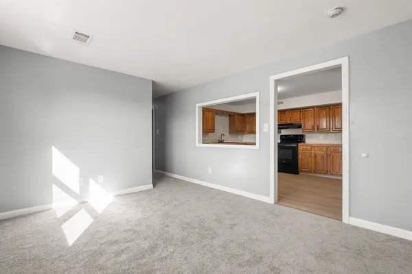 $1,800 | 120 15th Street, Unit 5, Fall River, MA 02723