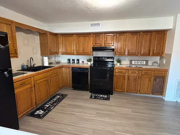 $1,800 | 120 15th Street, Unit 5, Fall River, MA 02723