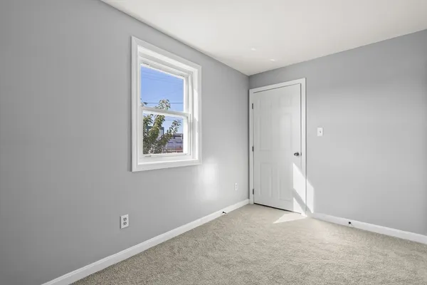 $1,800 | 120 15th Street, Unit 5, Fall River, MA 02723
