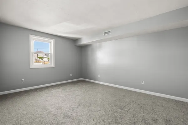 $1,800 | 120 15th Street, Unit 5, Fall River, MA 02723