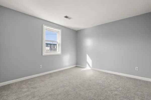 $1,800 | 120 15th Street, Unit 5, Fall River, MA 02723