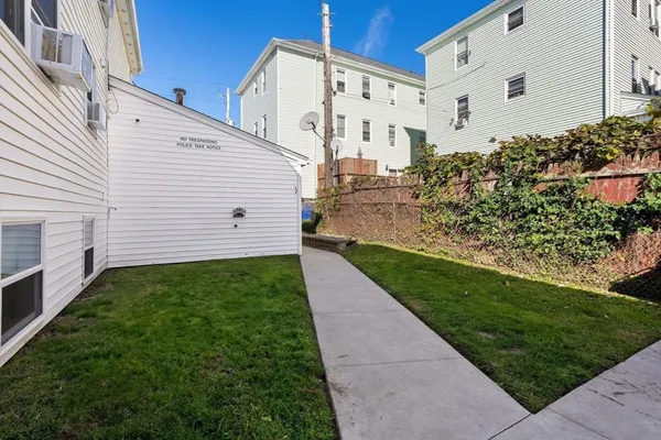$1,800 | 120 15th Street, Unit 5, Fall River, MA 02723