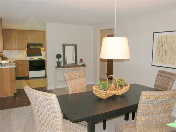 4 Colonial Road Hingham, MA 02043 - Photo 8 of 15 Gallery Image 8