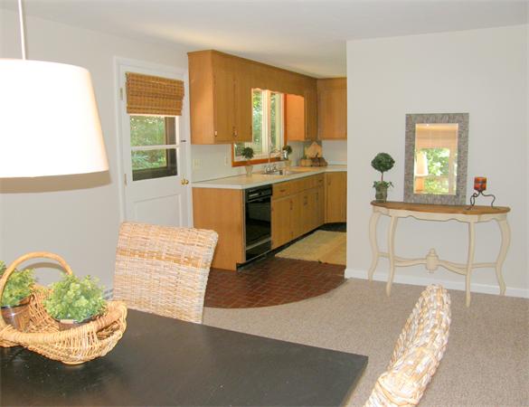 4 Colonial Road Hingham, MA 02043 - Photo 9 of 15 Gallery Image 9