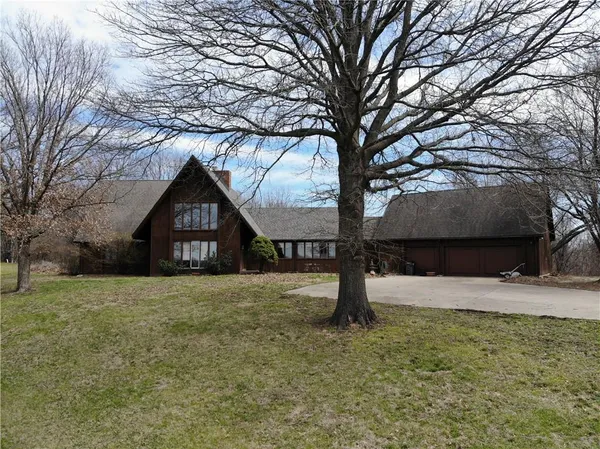 $625,000 | 9955 Northwest Windover Drive, Kansas City, MO 64153