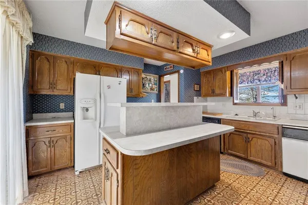 $625,000 | 9955 Northwest Windover Drive, Kansas City, MO 64153