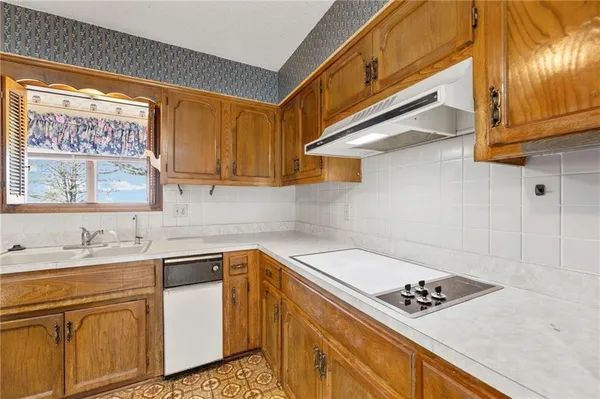 $625,000 | 9955 Northwest Windover Drive, Kansas City, MO 64153