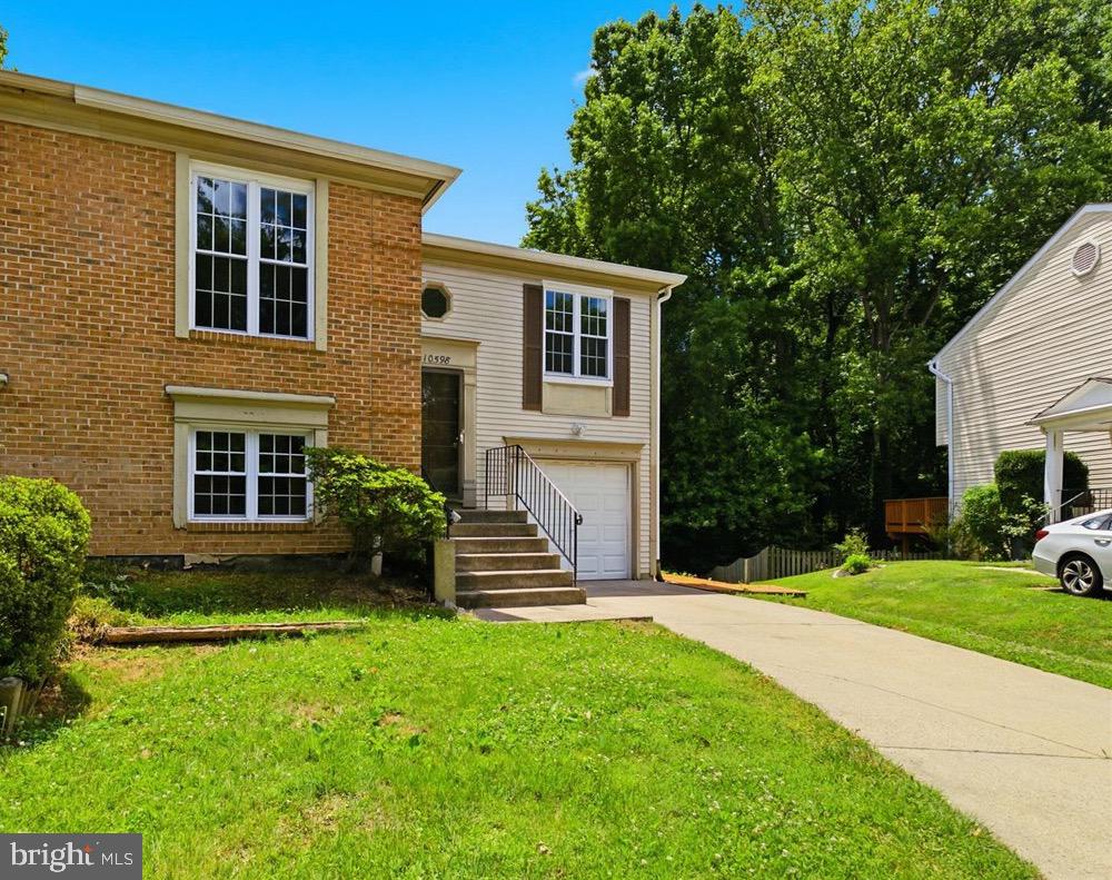 10598 Reed's Landing Circle Burke, VA 22015 - Photo 3 of 37