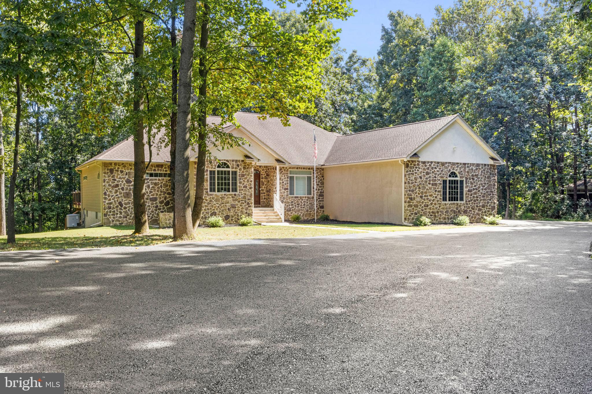 1982 Whyte Lane Spring Grove, PA 17362 - Photo 4 of 82