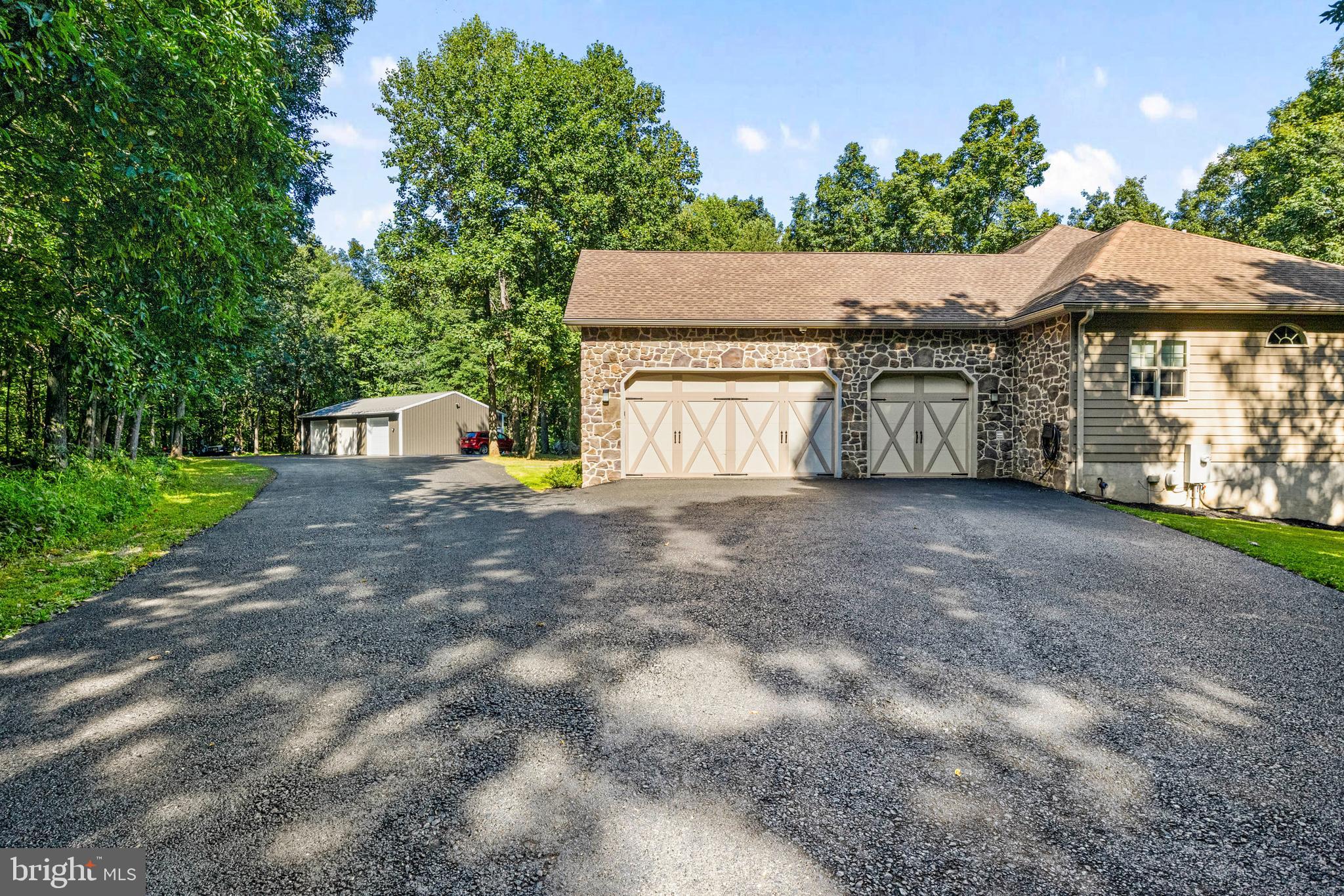 1982 Whyte Lane Spring Grove, PA 17362 - Photo 5 of 82