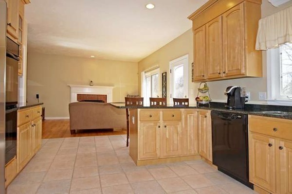 86 Joseph Road Framingham, MA 01701 - Photo 3 of 24