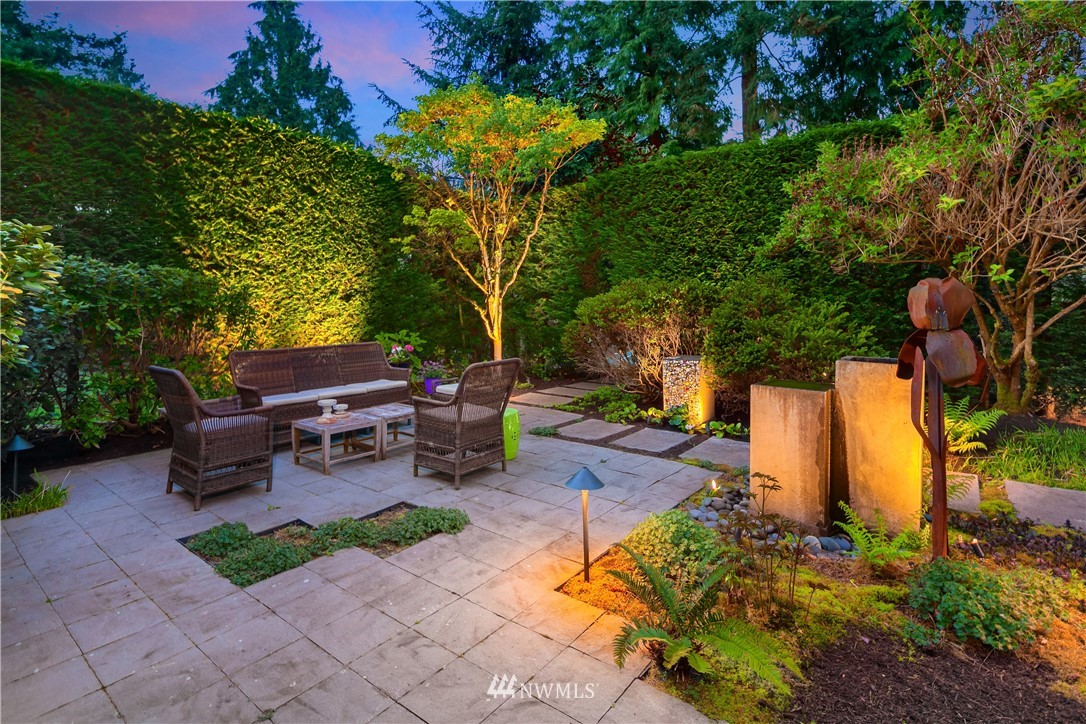 3242 Evergreen Point Road Medina, WA 98039 - Photo 3 of 10