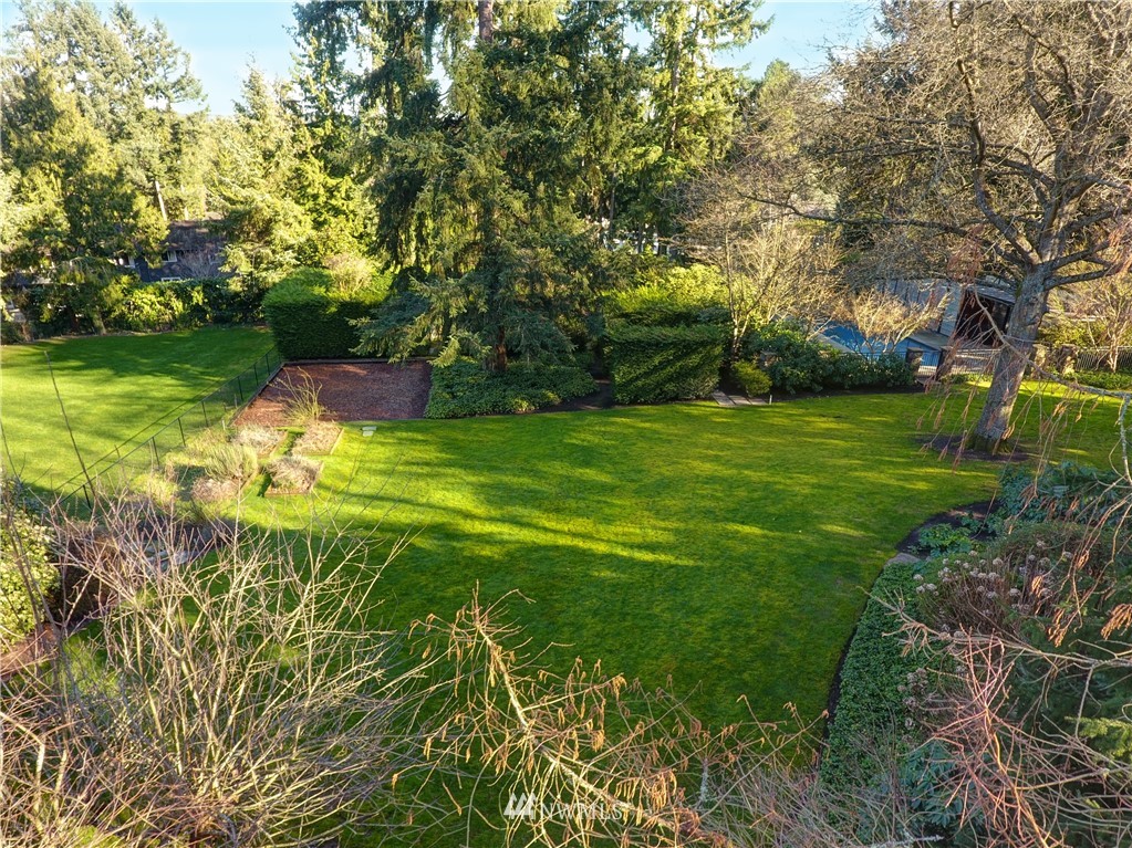 3242 Evergreen Point Road Medina, WA 98039 - Photo 4 of 10