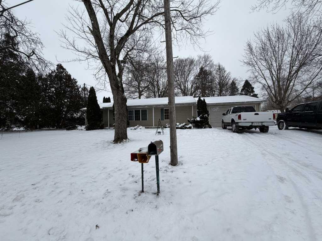 426 Meade Road Niles, MI 49120 - Photo 1 of 24 front