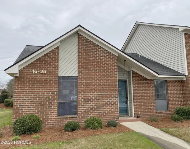 $1,300 | 16 Upton Ct Drive, Greenville, NC 27858