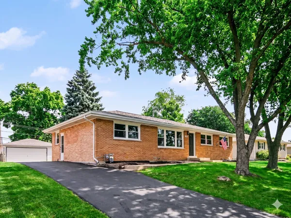 $449,900 | 126 59th Street, Willowbrook, IL 60527