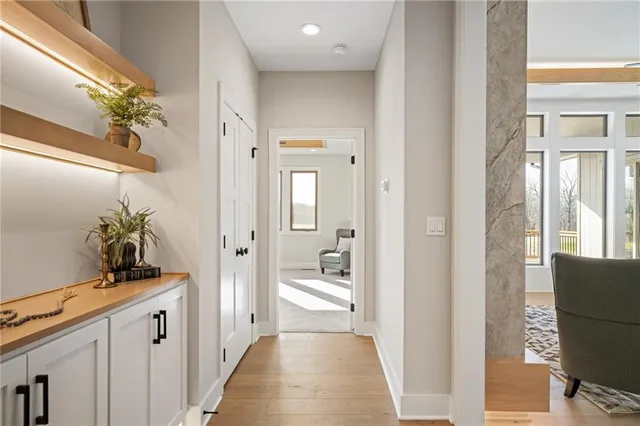 $832,500 | 605 Hampstead Drive, Raymore, MO 64083