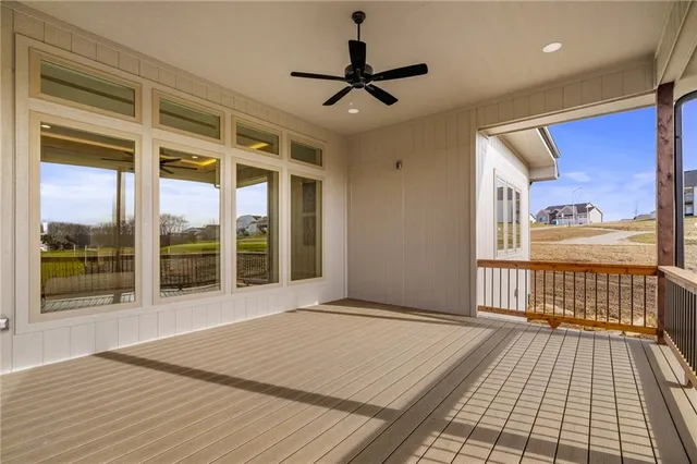 $832,500 | 605 Hampstead Drive, Raymore, MO 64083