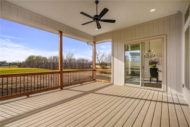 $832,500 | 605 Hampstead Drive, Raymore, MO 64083