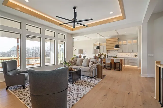 $832,500 | 605 Hampstead Drive, Raymore, MO 64083