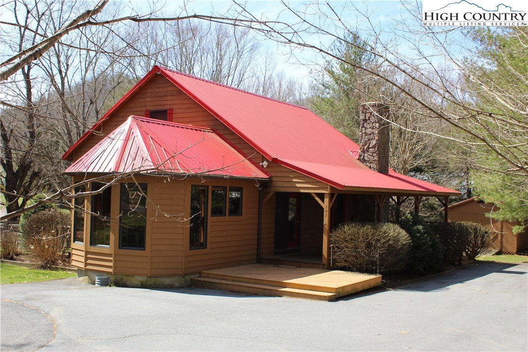 103 Red Tailed Hawk Road Banner Elk, NC 28604 - Photo 2 of 22 Gallery Image 2