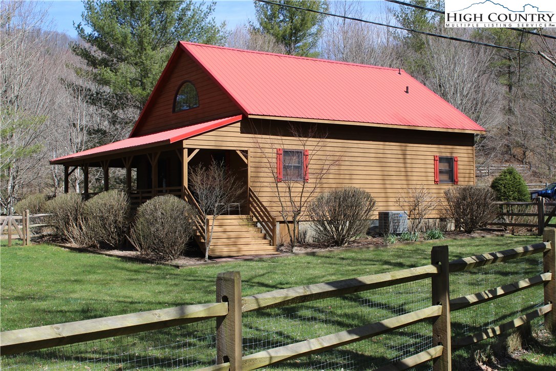 103 Red Tailed Hawk Road Banner Elk, NC 28604 - Photo 4 of 22 Gallery Image 4