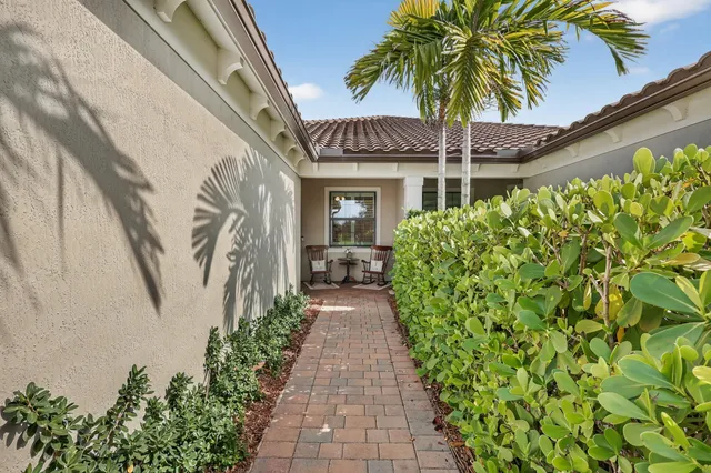 $425,000 | 5130 Unity Square, Vero Beach, FL 32967