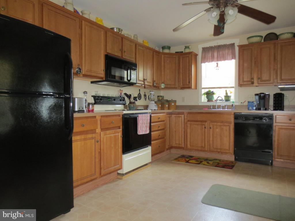 2241 East Mt Hope Road Manheim, PA 17545 - Photo 15 of 32 Gallery Image 15