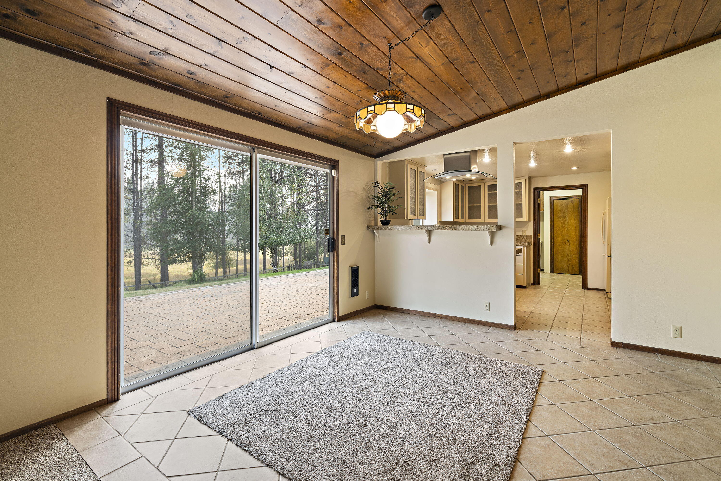 17315 Elsinore Road Bend, OR 97707 - Photo 8 of 41 8. Slide Door to Patio and Kitchen