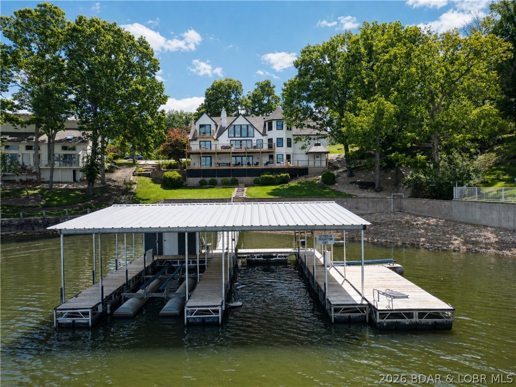Large Private Dock & 3 Levels of Entertaining
