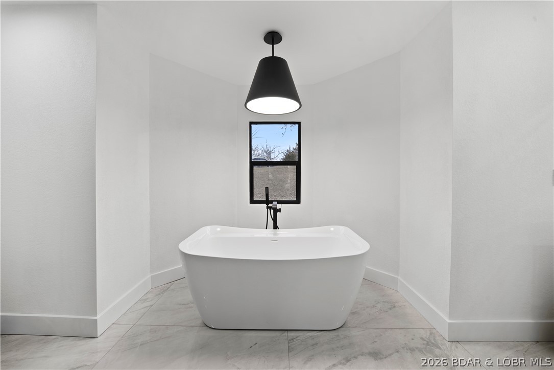 1729 Chimney Point Sunrise Beach, MO 65079 - Photo 24 of 78 Soaking Tub