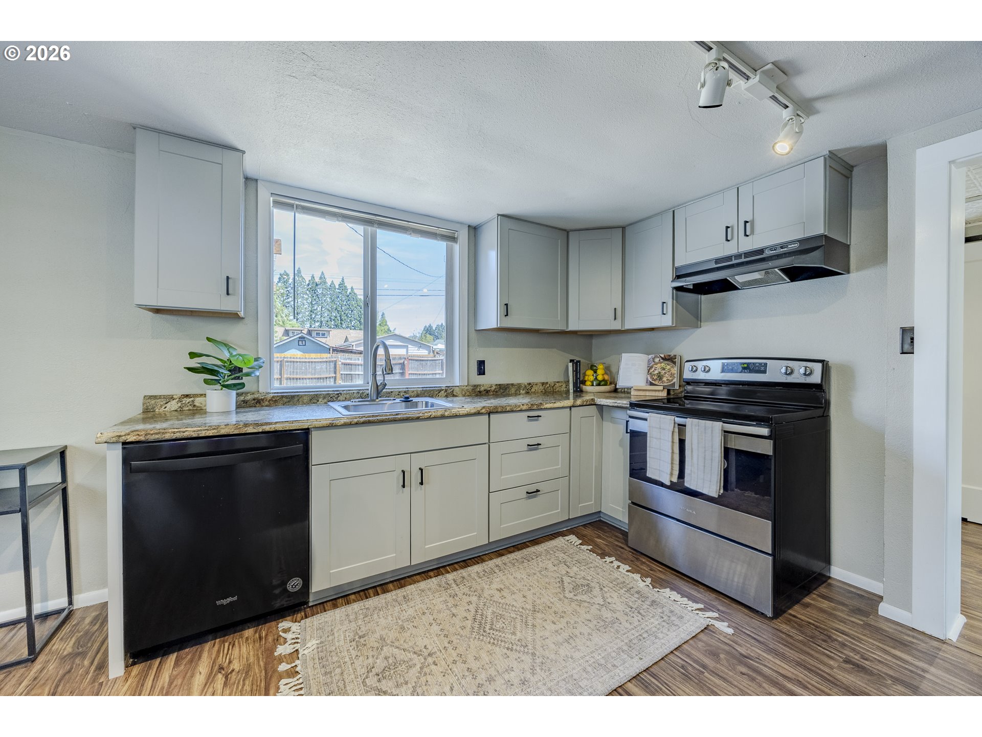 1222 E Street Springfield, OR 97477 - Photo 12 of 45