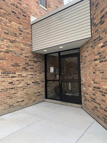 $177,000 | 1813 Hemlock Place, Unit 107, Schaumburg, IL 60173