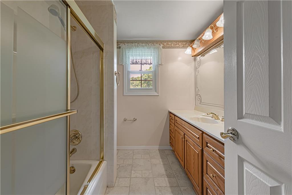 1218 Pinewood Road Irwin, PA 15642 - Photo 13 of 25 Gallery Image 13