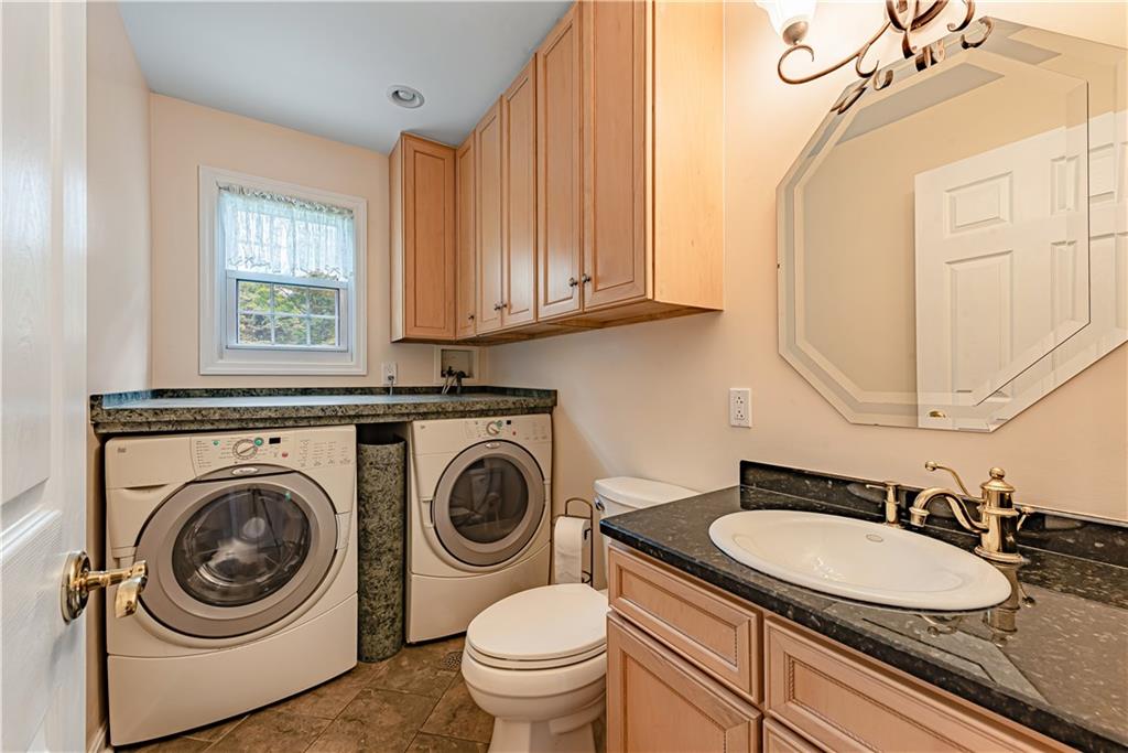 1218 Pinewood Road Irwin, PA 15642 - Photo 8 of 25 Gallery Image 8