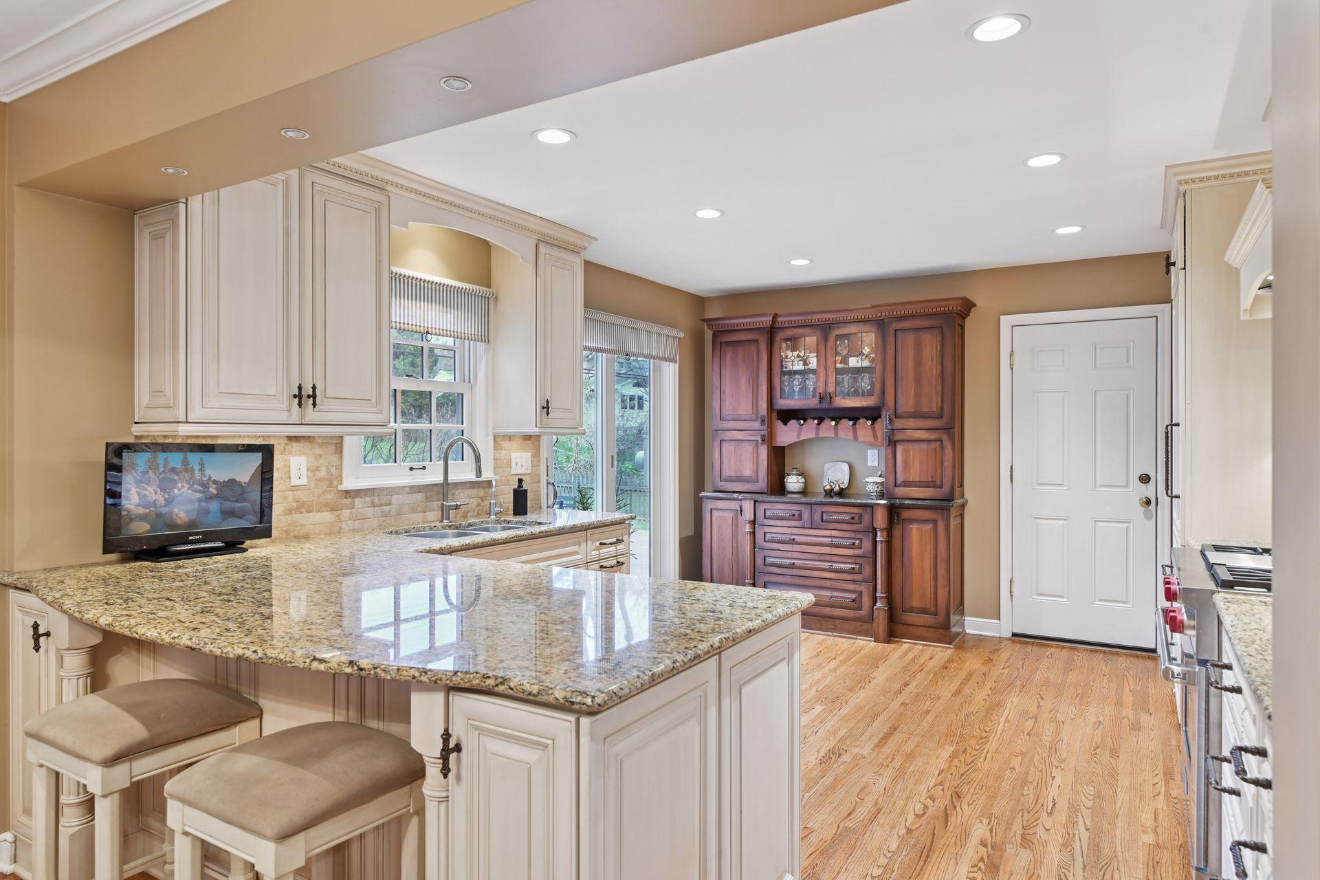 6816 Creston Road Edina, MN 55435 - Photo 8 of 32