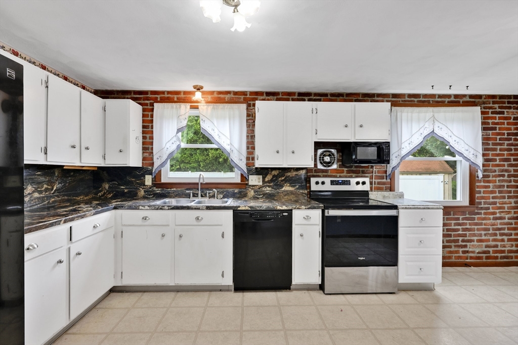 49 Bam Forth Road Springfield, MA 01128 - Photo 15 of 35