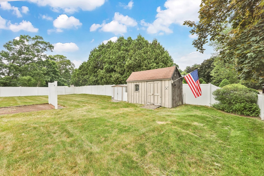49 Bam Forth Road Springfield, MA 01128 - Photo 9 of 35