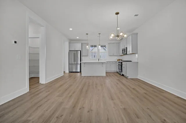 $2,300 | 266 Symphony Avenue, Summerville, SC 29486