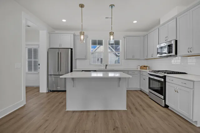 $2,300 | 266 Symphony Avenue, Summerville, SC 29486