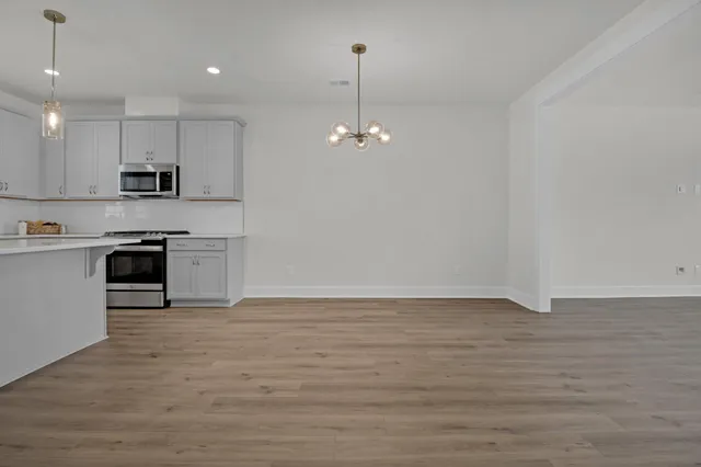 $2,300 | 266 Symphony Avenue, Summerville, SC 29486