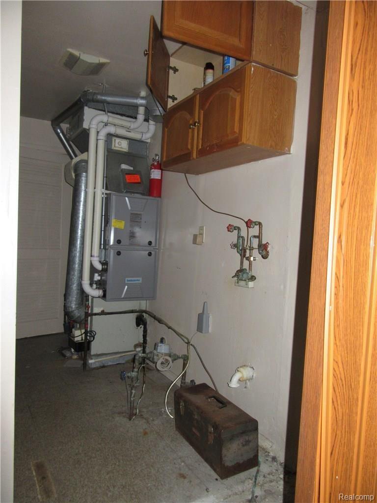 3586 Spring Hill Avenue Inkster, MI 48141 - Photo 17 of 20 023.JPG