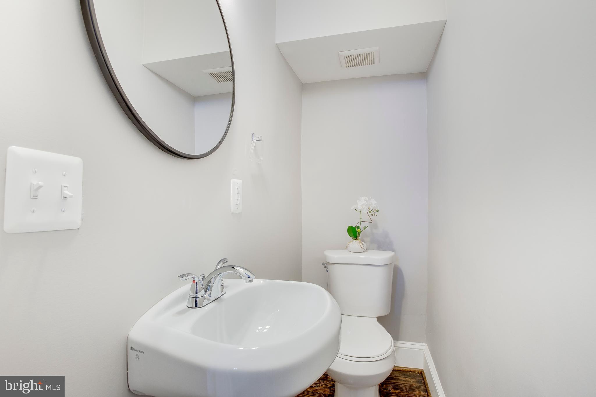 3508 Cedardale Road Baltimore, MD 21215 - Photo 4 of 49 Gallery Image 4